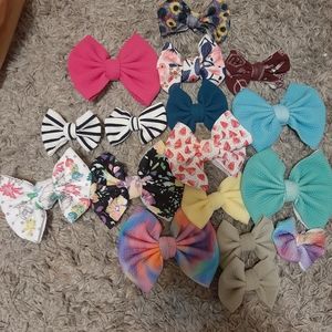 Lot of Bows on clips